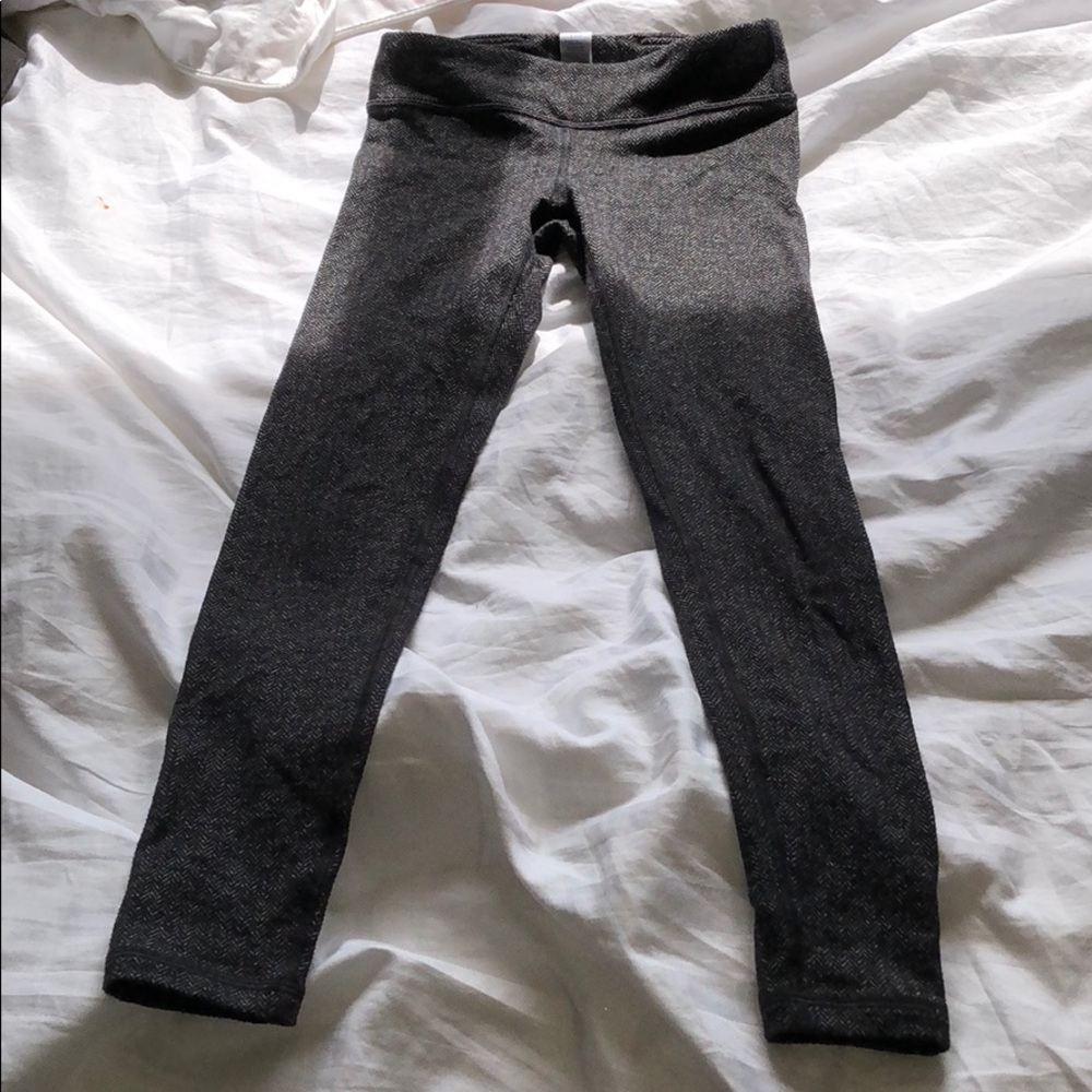 Ivivva leggings with pattern